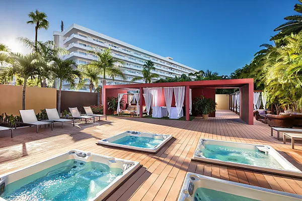 Das Bild zeigt den Jacuzzis Bereich für Entspannung im Hotel Gran Canaria Princess